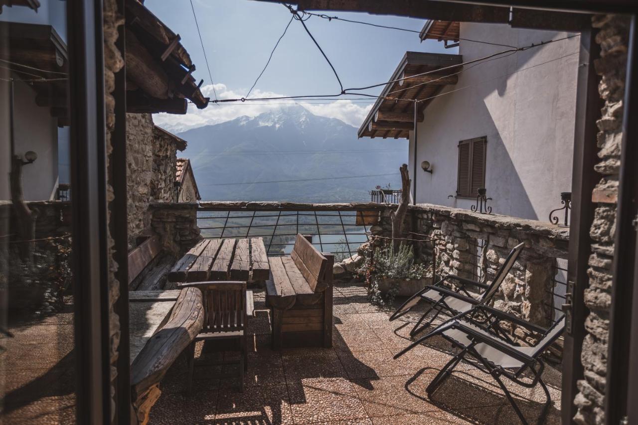 Appartamenti Montemezzo Le Case In Pietra Vista Lago جيرا لاريو المظهر الخارجي الصورة