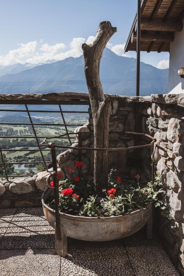 Appartamenti Montemezzo Le Case In Pietra Vista Lago جيرا لاريو المظهر الخارجي الصورة